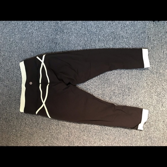 Lululemon crop pants - Picture 1 of 3